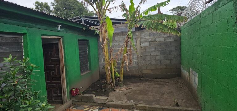 ✅ Casa de 3 cuartos. ✅ Espacio para seguir construyendo y ampliar la vivienda. ✅ Papeles en regla. ✅ Agua y luz al día. ✅ Sin deudas pendien